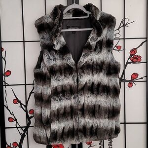 Donna Slayers Fabulous Faux Fur Vest